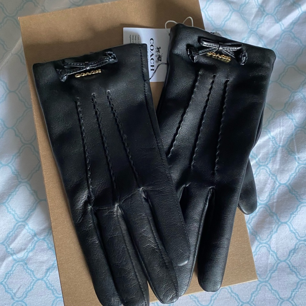 Coach leather gloves
